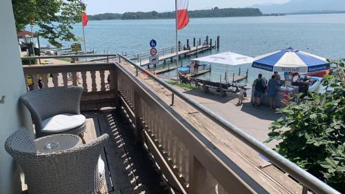 Large Double Room with lake view and balcony