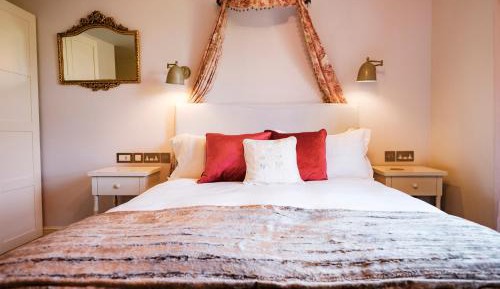 Cozy Double Room