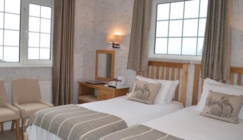 Standard Twin Room with Sea View