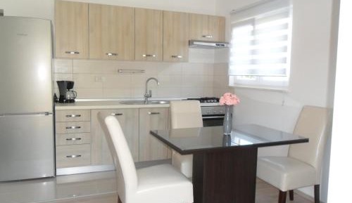 One-Bedroom Apartment with Bay View
