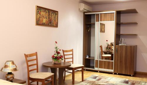 Deluxe Double Room with Shower