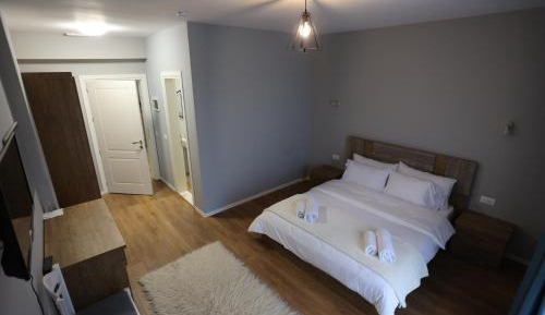 Deluxe Double Room with Bath