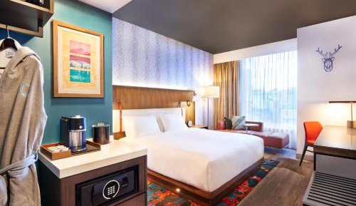 King Room with Roll-In Shower - Disability Access