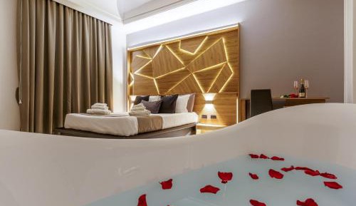 Suite with Mountain View