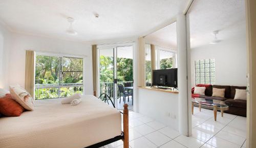 One-Bedroom Apartment - Pool View