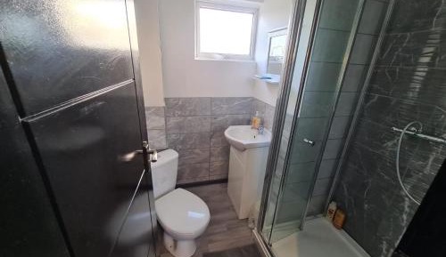 Deluxe Double Room (2 Adults + 1 Child)