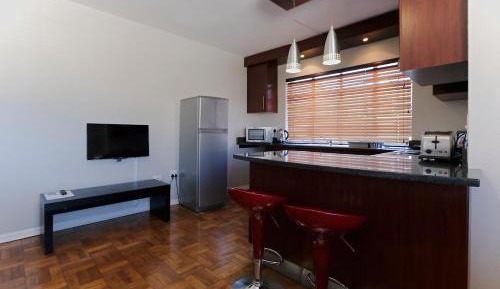 One-Bedroom Apartment (3 Adults)