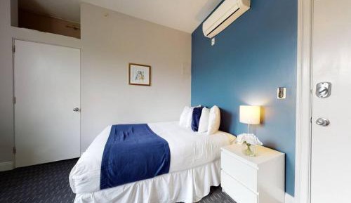 Studio - External Private Bathroom