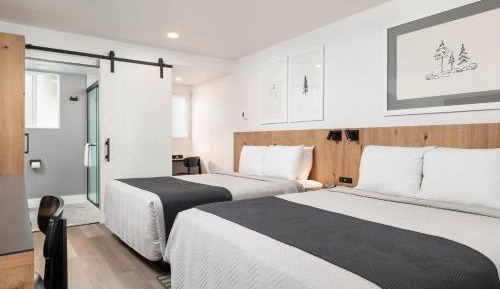 Queen Room with Two Queen Beds - Non-Smoking