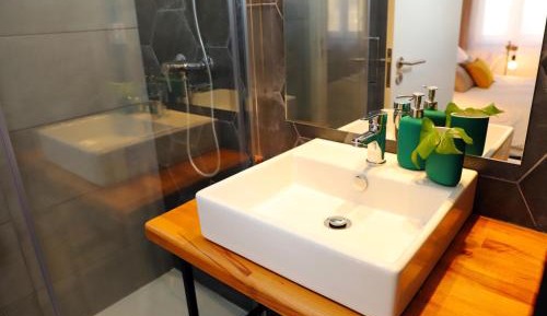 Deluxe Double Room with Shower