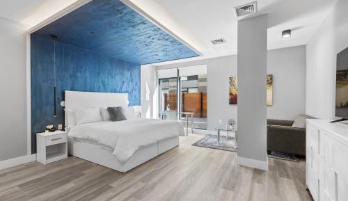 King Suite, Non-Smoking