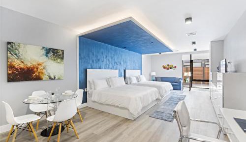 Deluxe King Suite with Two King Beds, Non-Smoking