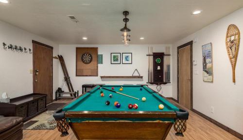 Three-Bedroom Holiday Home 