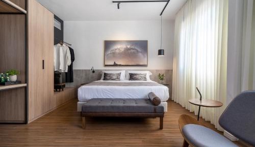 Deluxe King Suite