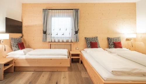 Three-Bedroom Apartment (9 Adults)