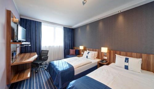 Standard Twin Room with Courtyard View