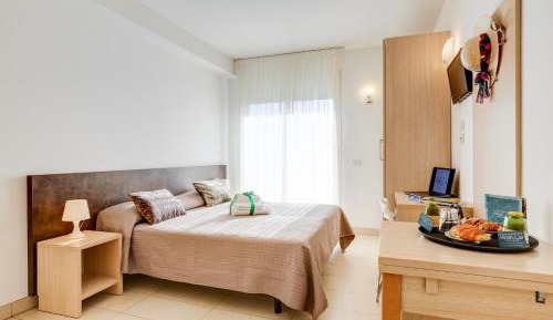 Studio (2 Adults)