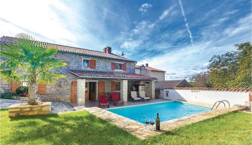 Three-Bedroom Holiday Home 