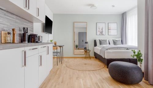Suite M with loggia and street view