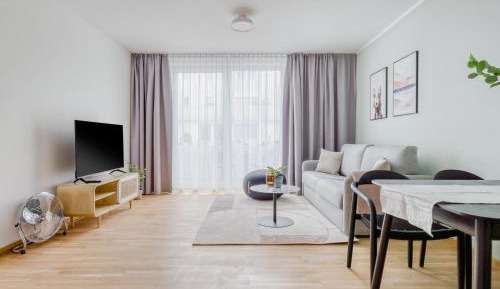 One bedroom Suite with Balcony & courtyard view