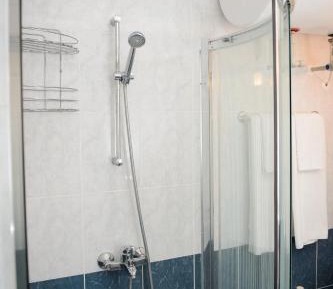 One-Bedroom Apartment with terrace and sea view (4 Adults)