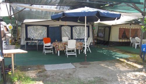 Caravan (2-4 Adults) 