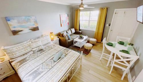 Superior Queen Studio with Kitchen and Sofa Bed
