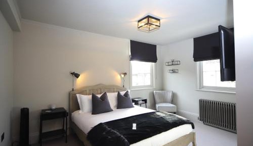 Deluxe King Room