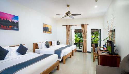 Triple Room with Pool View