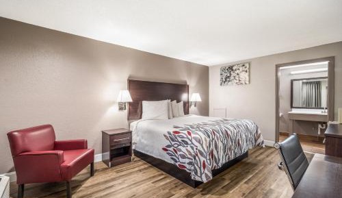 Deluxe King Room Disability Access Walk-In Shower Non-Smoking
