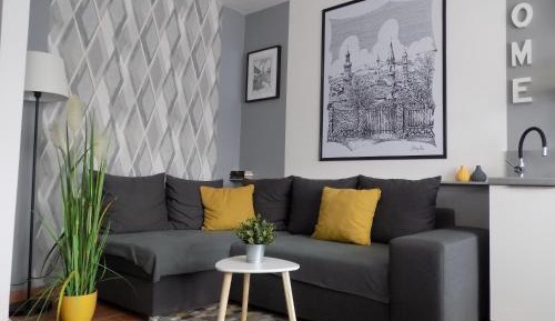 Apartment with Mountain View