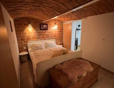 Apartment with Garden View