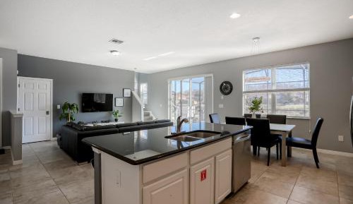 Four bedroom holiday home 