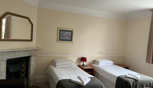 Standard Twin Room