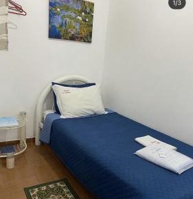Single Room with Shared Bathroom