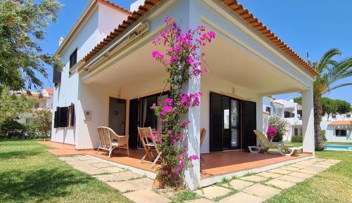 Two-Bedroom Apartment with Swimming Pool