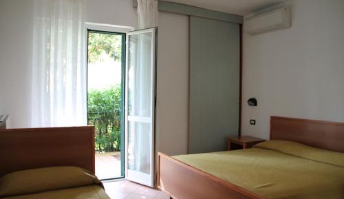 Spacious One-Bedroom Apartment with Terrace 