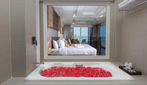 Spa Bath Seaview Suite