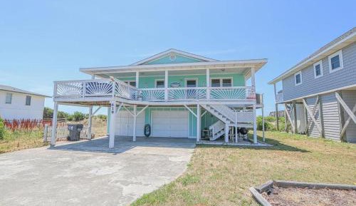 Four-Bedroom Holiday Home