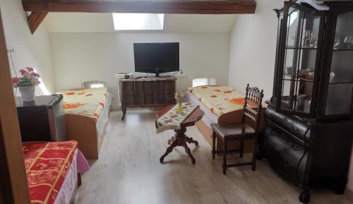 Triple Room with Private Bathroom