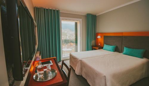 Twin Room with View