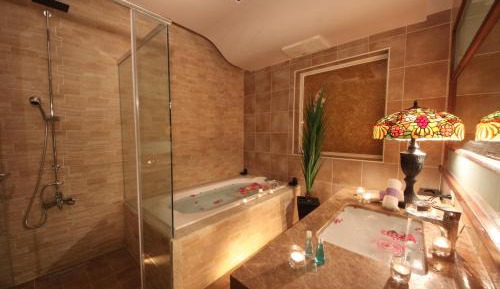 Deluxe Family Suite