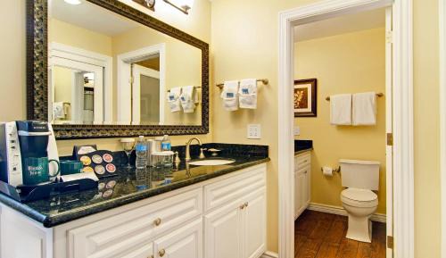 Deluxe Queen Room with Two Queen Beds