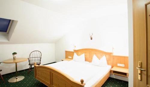 Double Room (1 Adult)