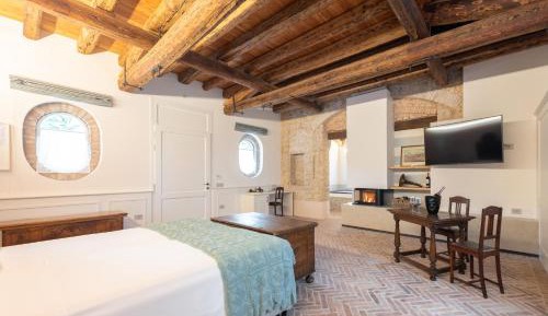 King Room with Spa Bath