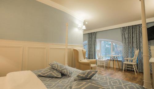 Junior Suite with Spa Bath