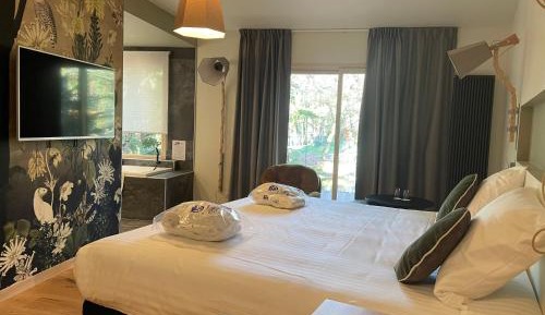 Suite with Spa Access