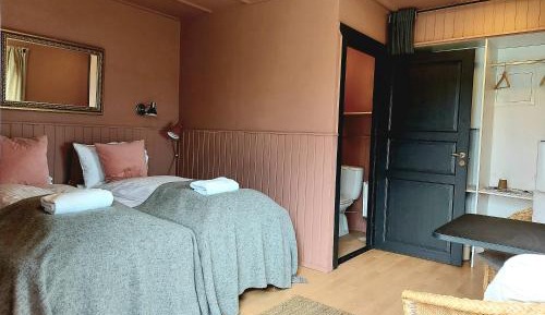Twin Room with Private Bathroom