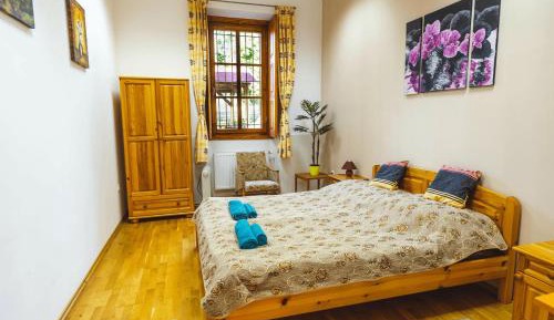 Standard Double Room with Shared Bathroom