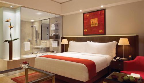 Trident Club Room King Bed With One Way Airport Transfer and Lounge Access